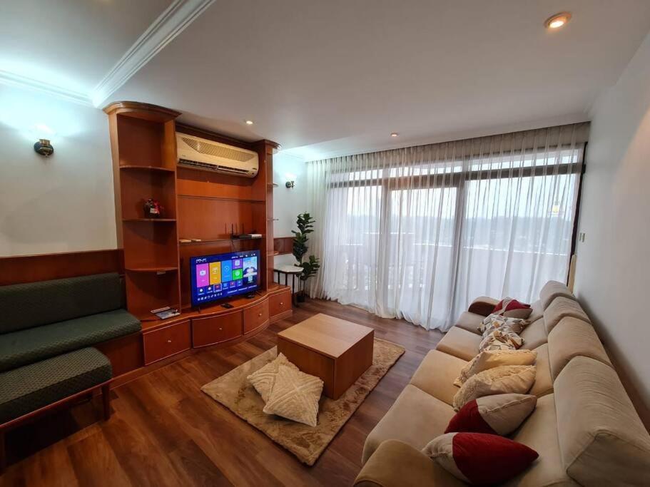 Lovely Waterfront Riverbank Suite With Pool A2 Kuching Exterior foto